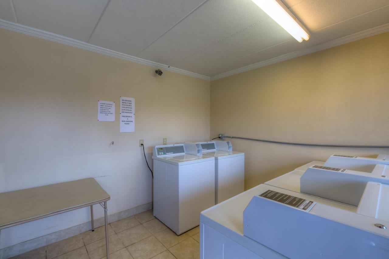 Red Roof Inn Memphis East מראה חיצוני תמונה