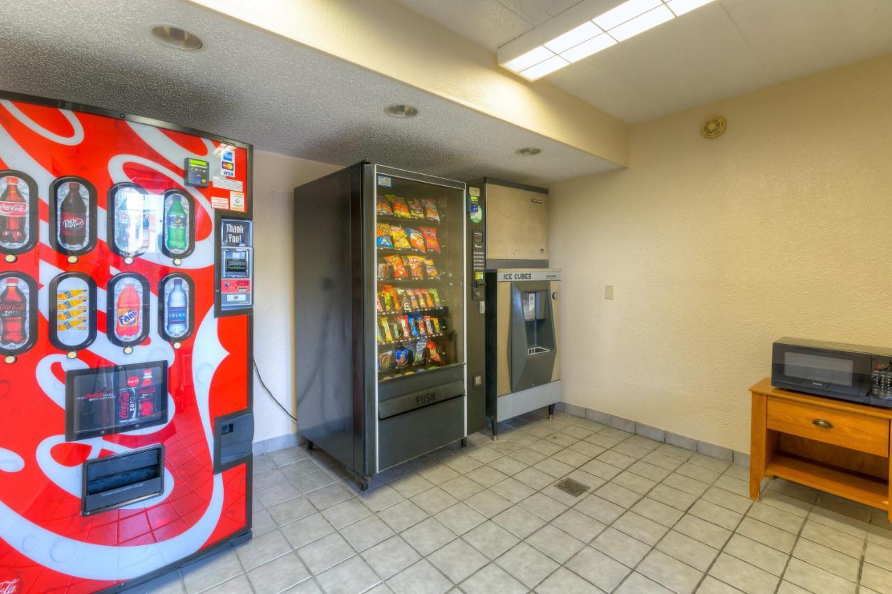 Red Roof Inn Memphis East מראה חיצוני תמונה