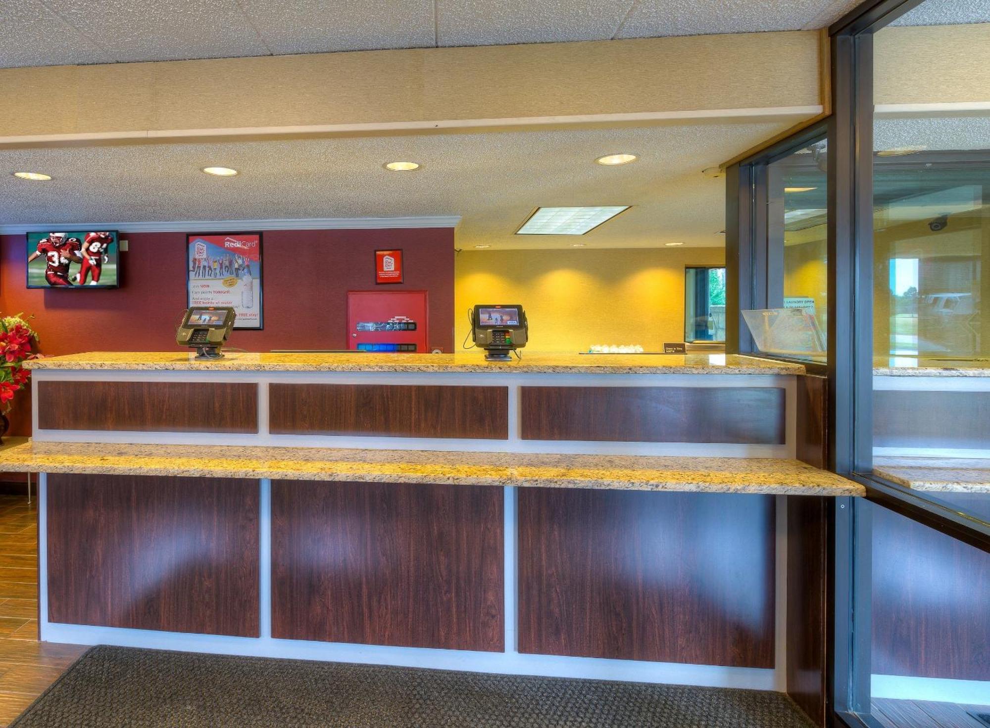 Red Roof Inn Memphis East מראה חיצוני תמונה